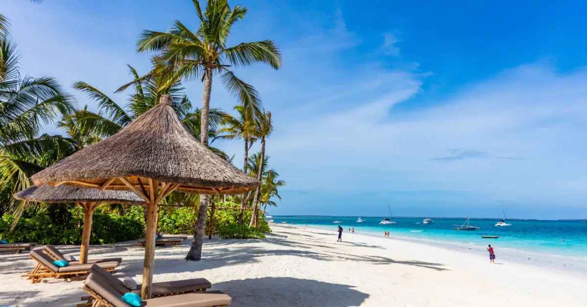 best-time-to-visit-zanzibar-beach.jpg
